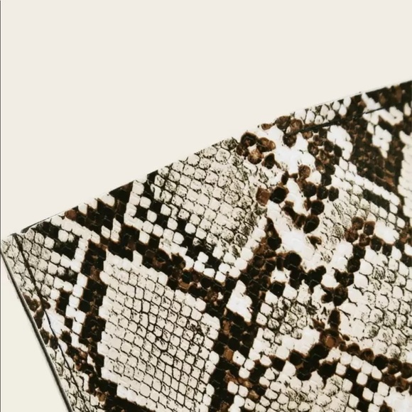 snakeskin print vegan leather tote bag set tan - Picture 3 of 6